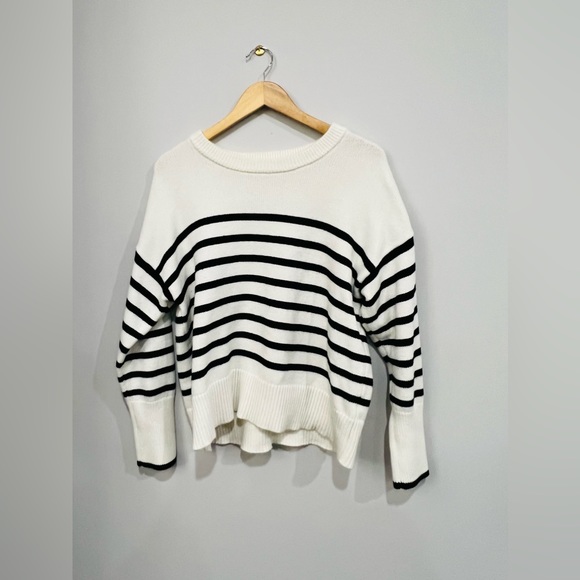 Philosophy Sweater - Picture 1 of 3